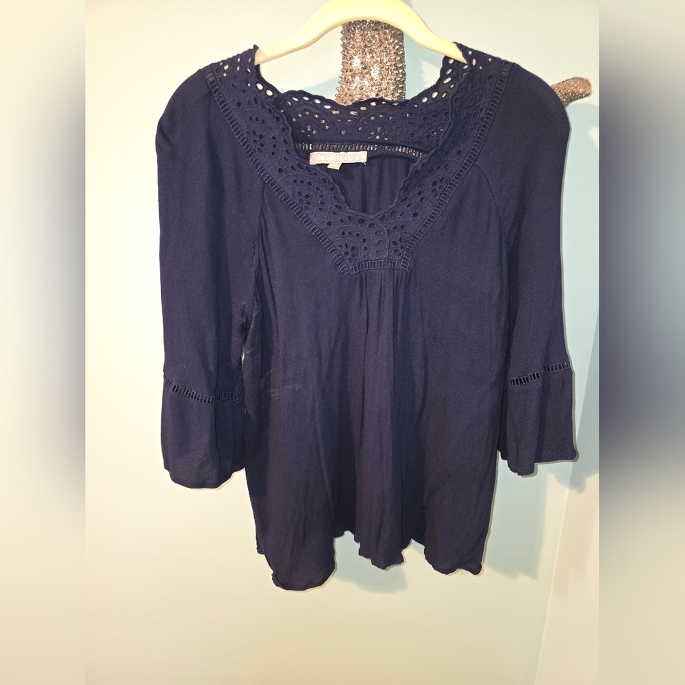 Daniel Rainn Navy Crochet V-Neck Tunic Blouse